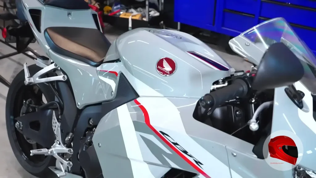 Honda CBR600RR fuel tank and seat