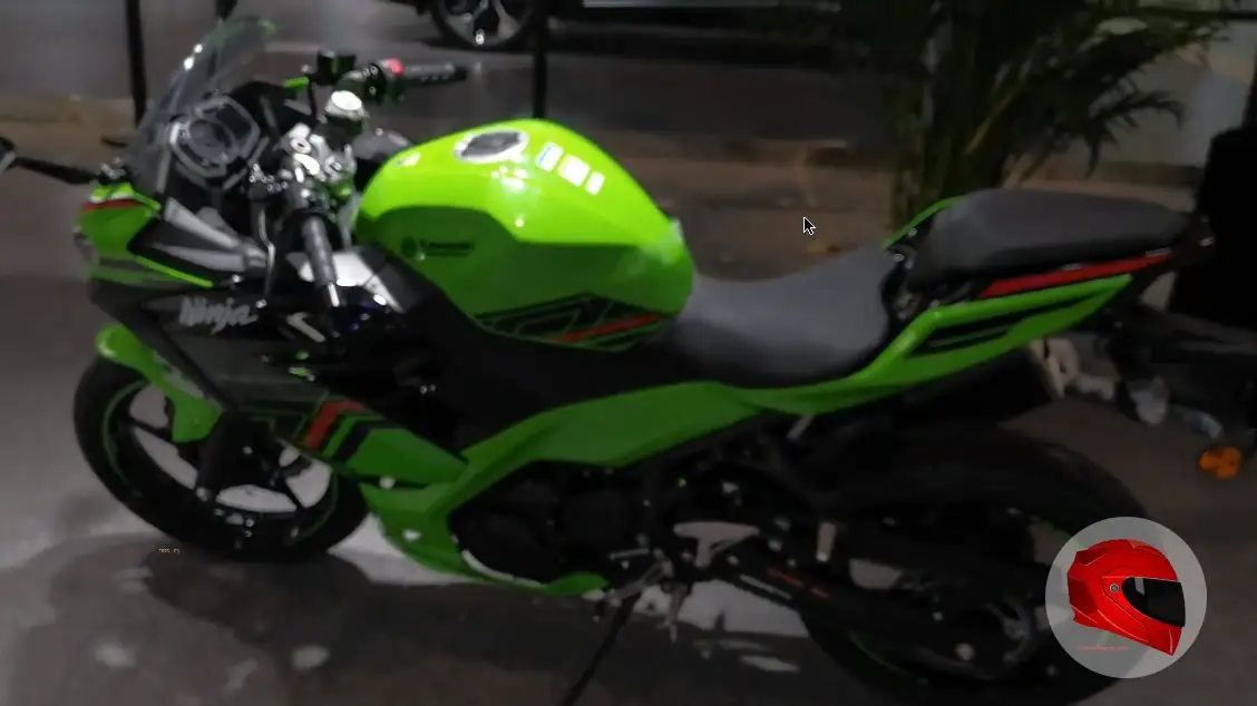 Kawasaki Ninja 400 full side profile