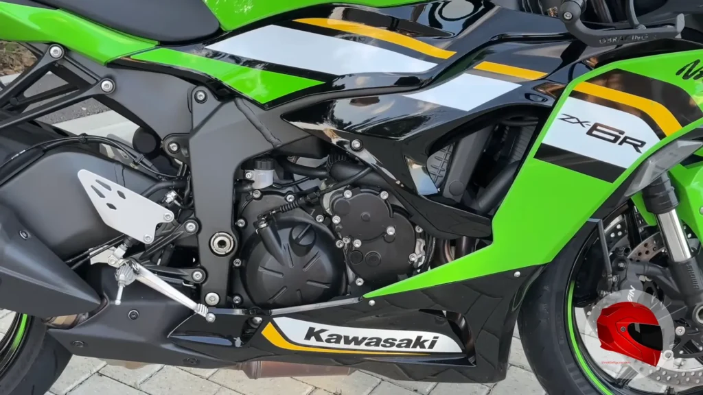 Kawasaki Ninja ZX-6R engine