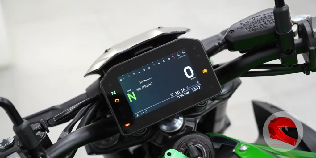 Kawasaki Z900 display