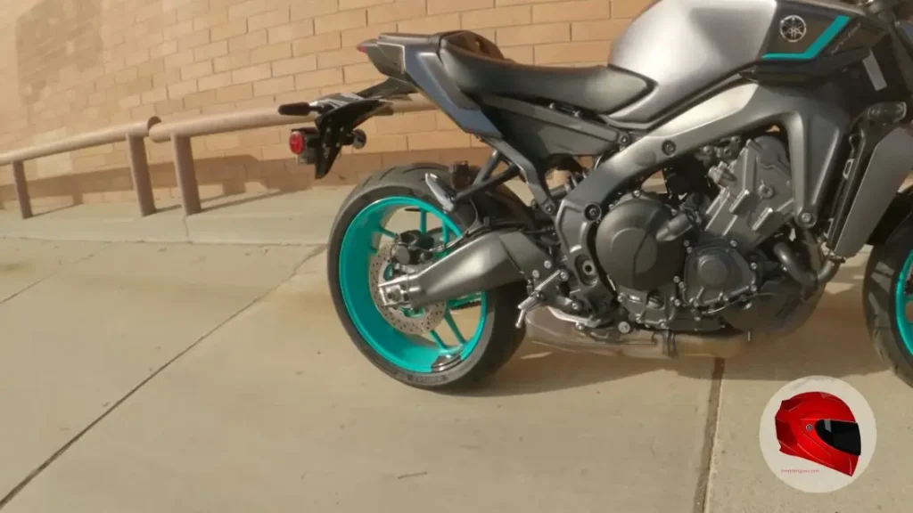 MT-09 rear wheel and chain