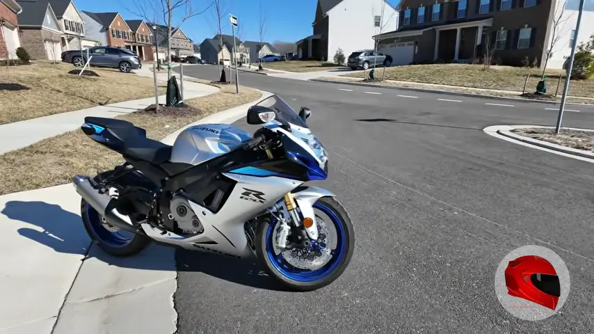 Suzuki GSX-R750 featured image