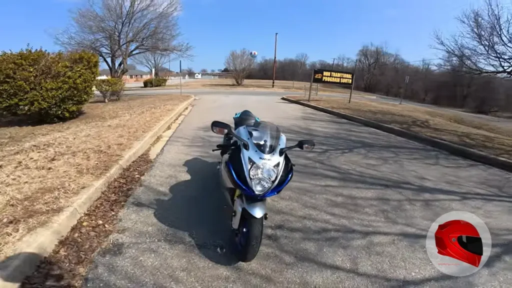 Suzuki GSX-R750 front view