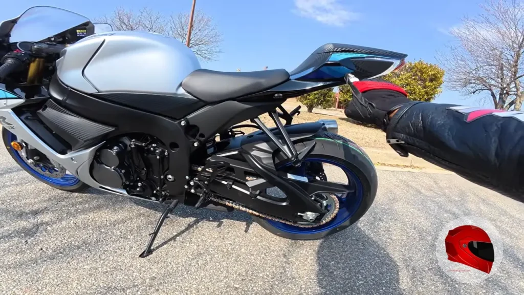 Suzuki GSX-R750 left side view