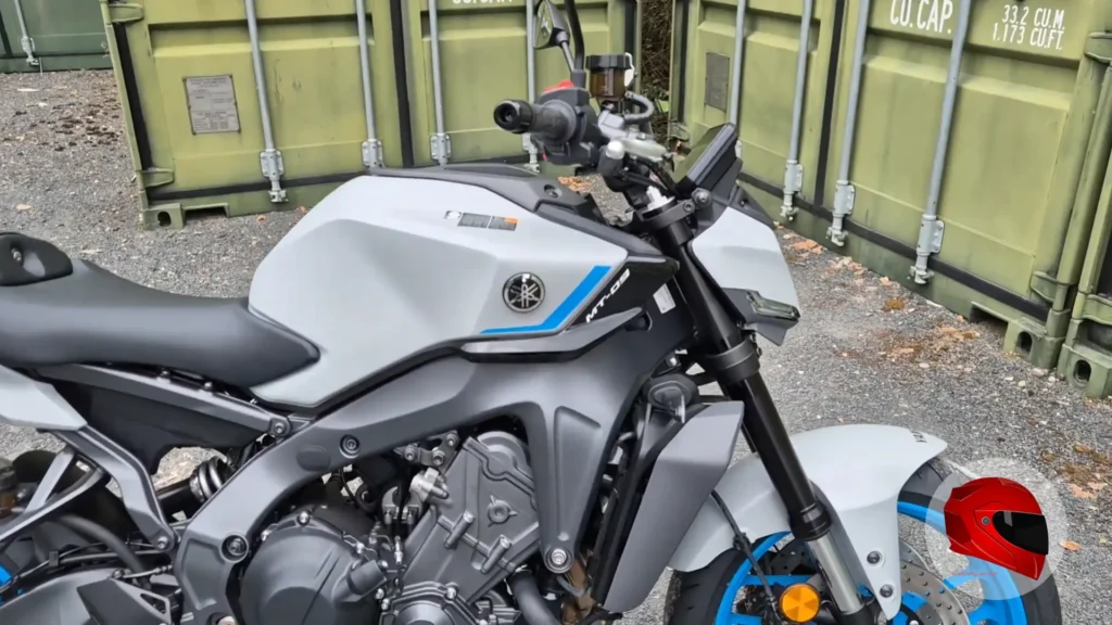Yamaha MT-09 front three-quarter view