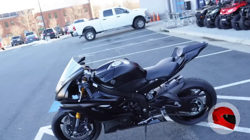 Yamaha R6 left view