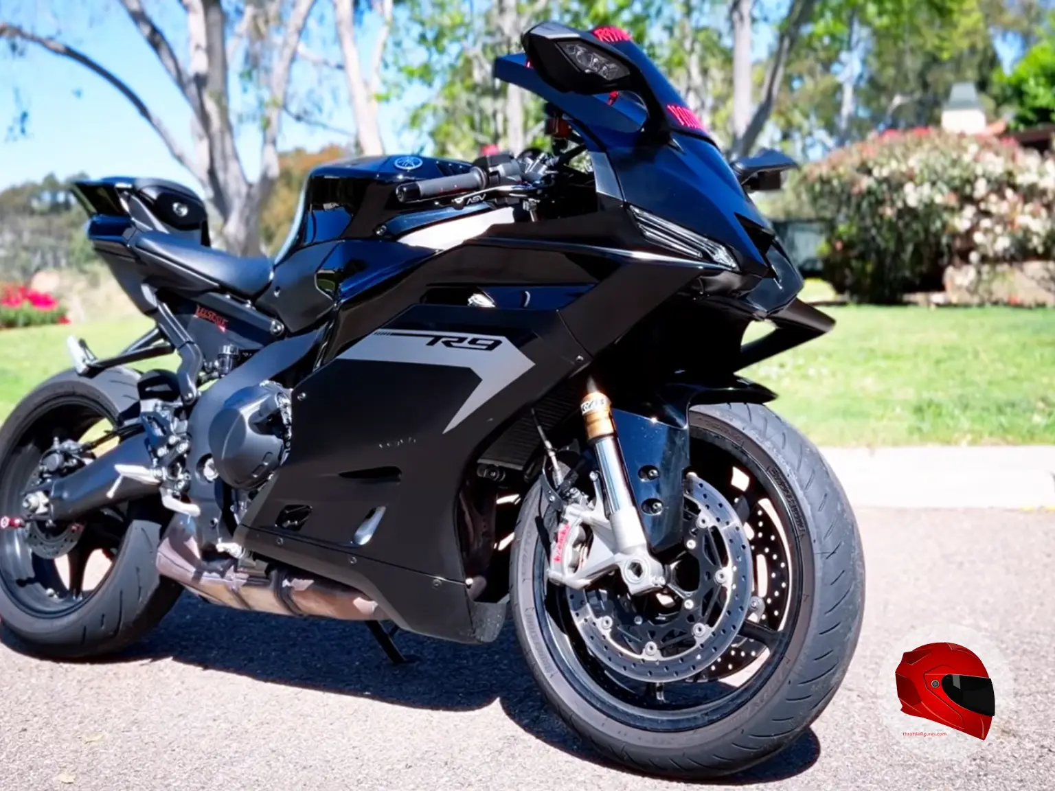 Yamaha R9 featured image