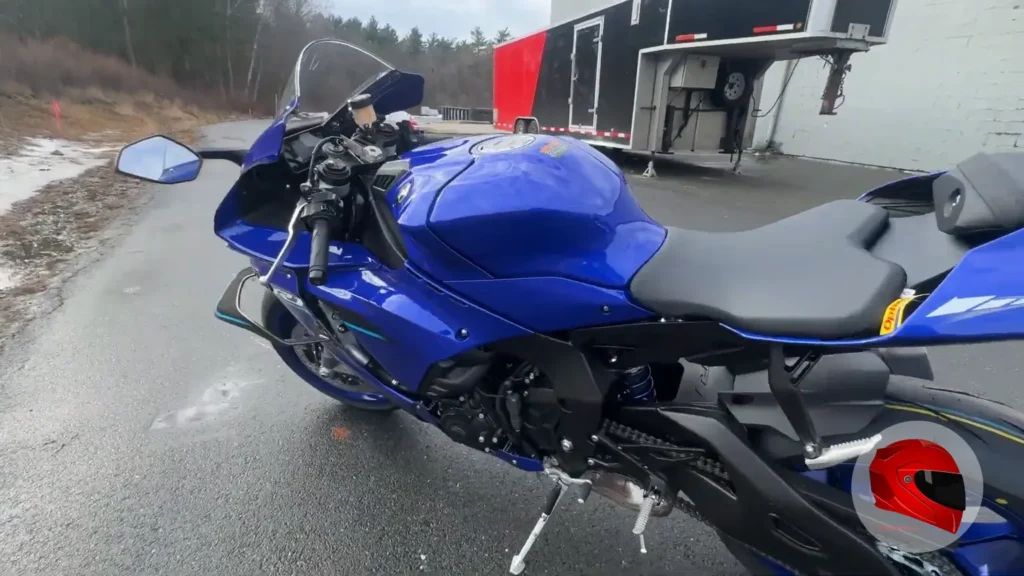 Yamaha YZF-R1 left side profile