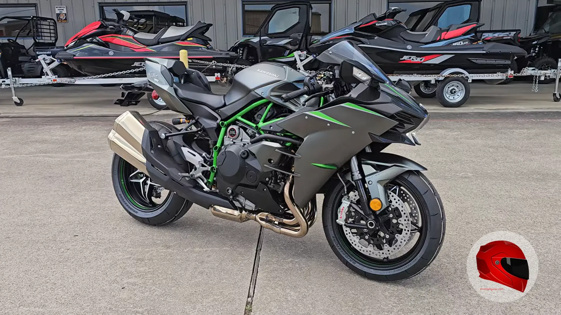 Kawasaki Ninja H2 Carbon parked in profile