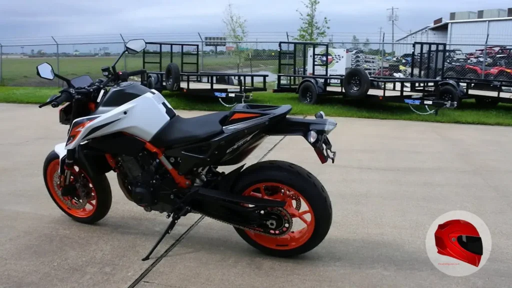 KTM 890 Duke R rear three-quarter view