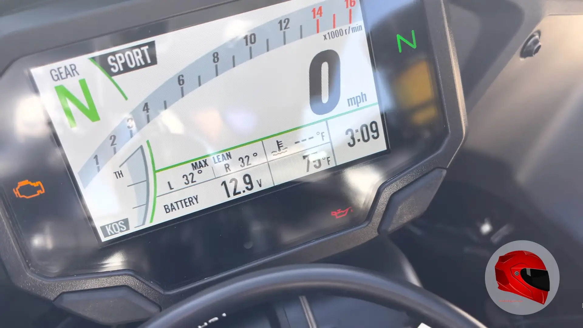 Motorcycle TFT display showing maximum lean angle readout