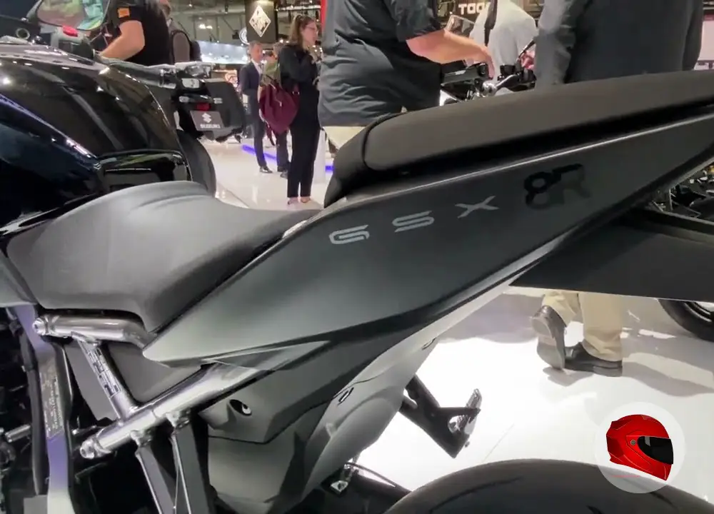 Suzuki GSX-8R tail unit and seat