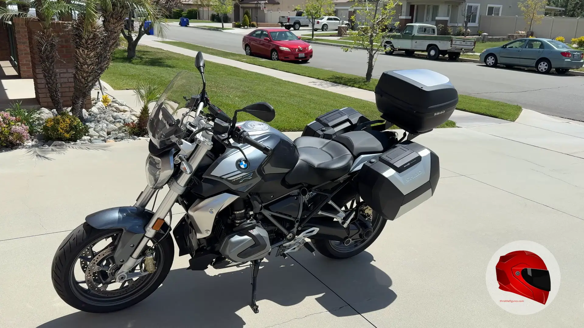Touring motorcycle fitted with side panniers and a top case