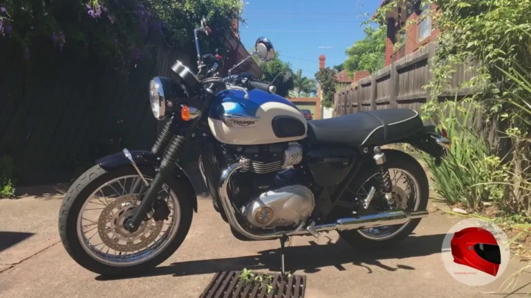 Triumph Bonneville T100 front three-quarter view